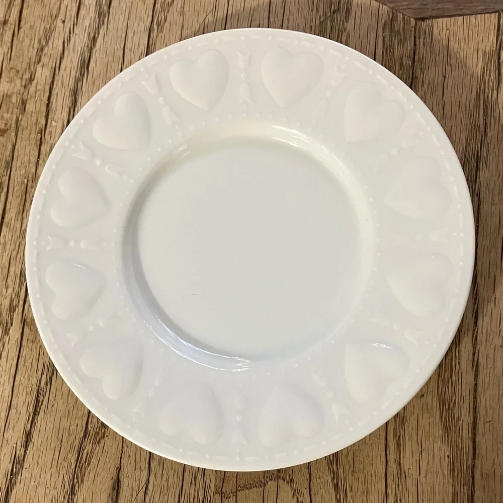 Williams Sonoma Heart-Embellished White Dinnerware Set